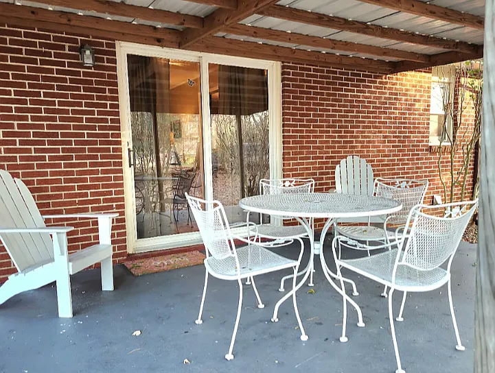 241 Lisa Ln — Photo 18