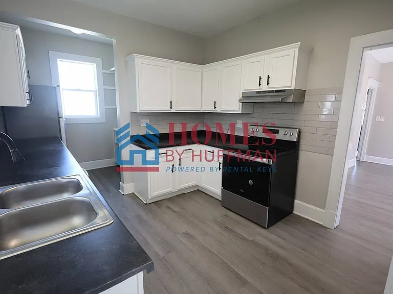 605 Madison Ave — Photo 7