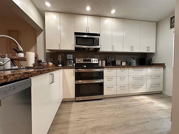 4th image of 4340 Carambola Circle