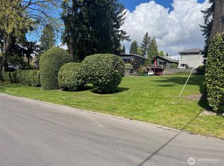 1105 6th St, Kirkland, WA
