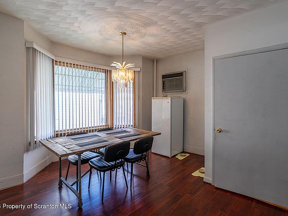 5th image of 2516 Boulevard Ave