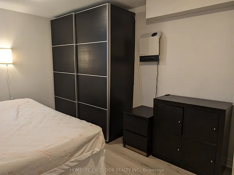 4 Albert St — Photo 37