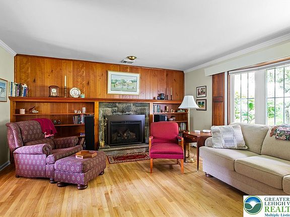 3rd image of 3740 Southwood Dr
