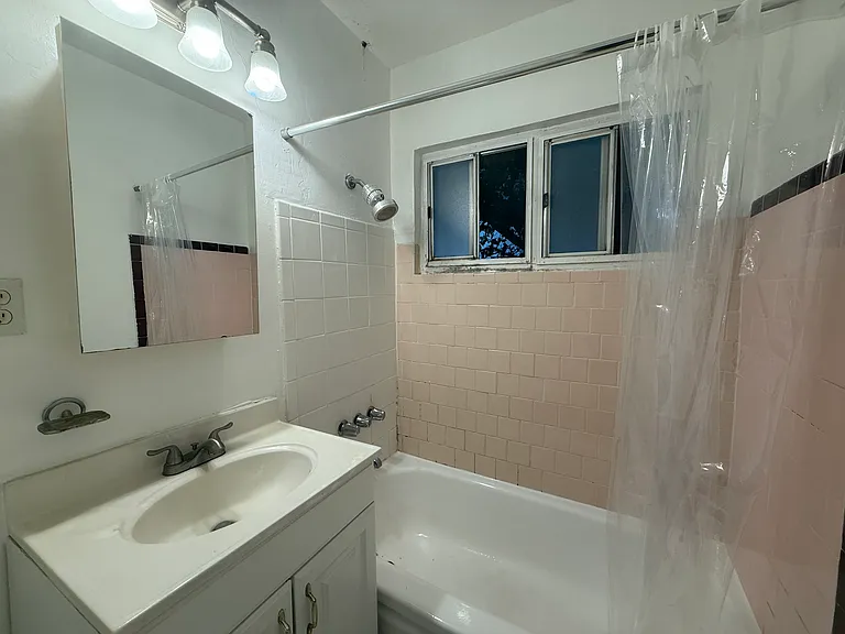 655 N Lucerne Blvd #2 — Photo 9