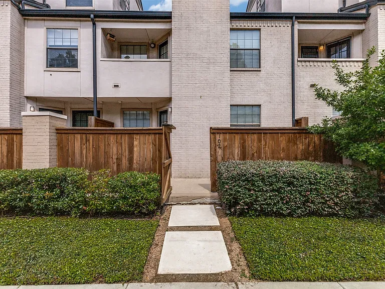 3901 Travis St #102 — Photo 12