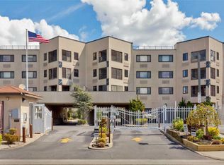 725 Miller Ave, Freeport, NY 11520