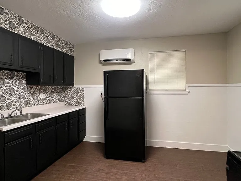 1710 Fillmore St — Photo 3