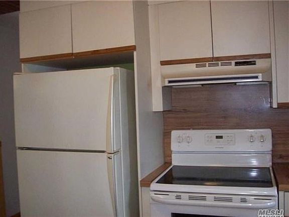 5th image of 524 Hyman Ave