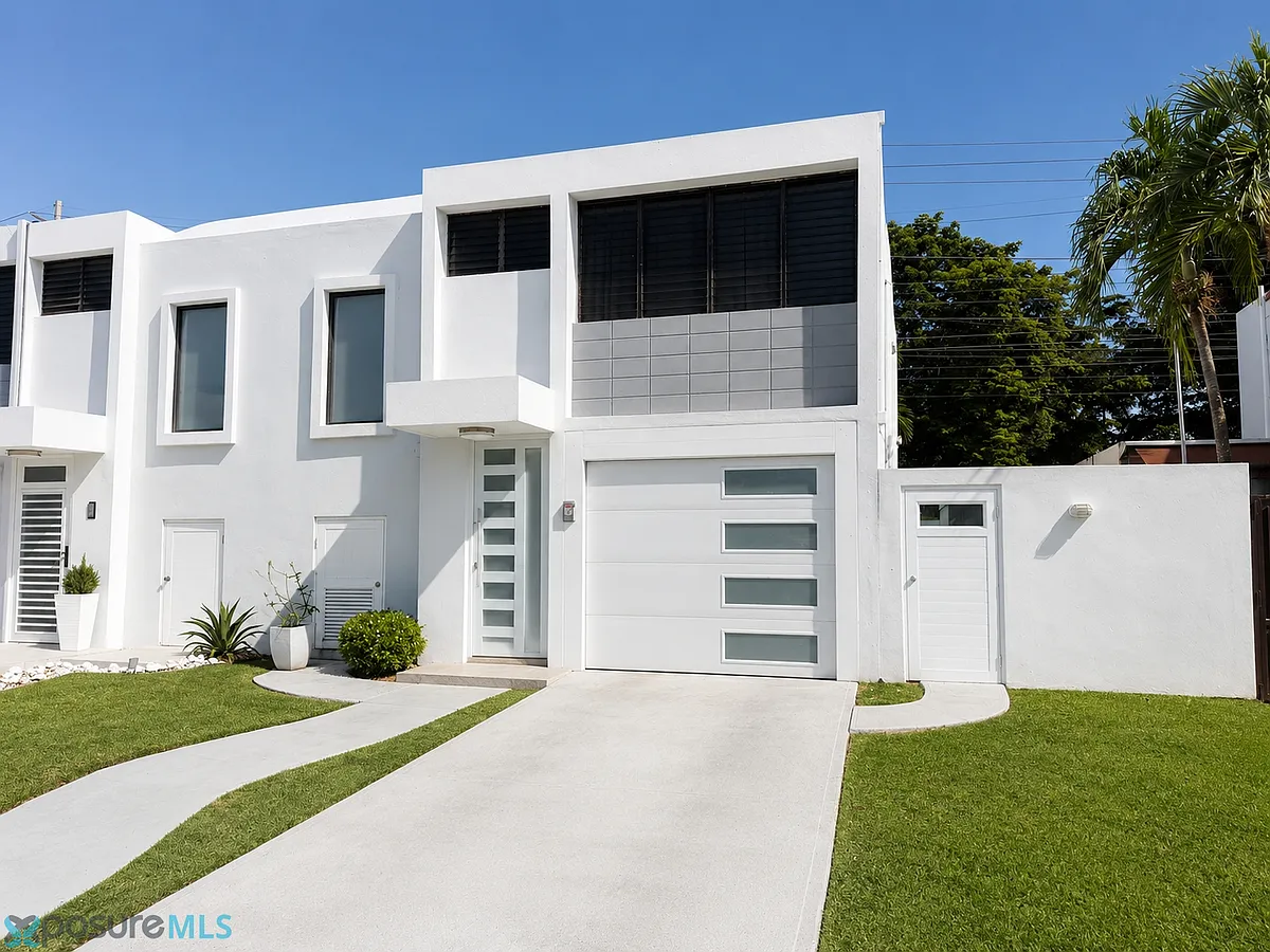 Building Photo - 4 Avenue Casa Lndg #A10