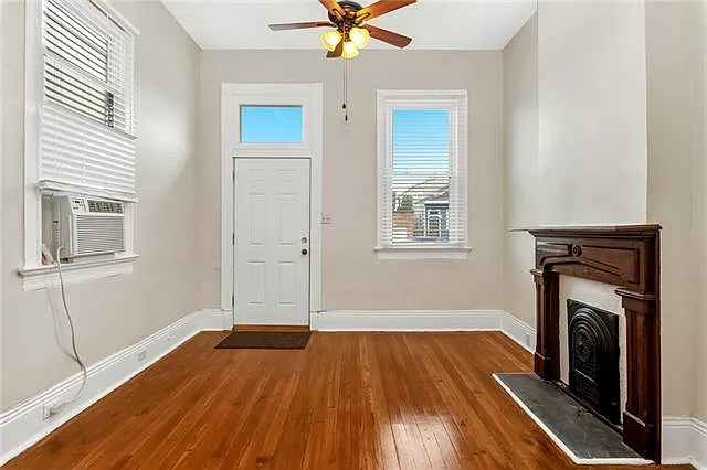 2758 Orleans Ave — Photo 6