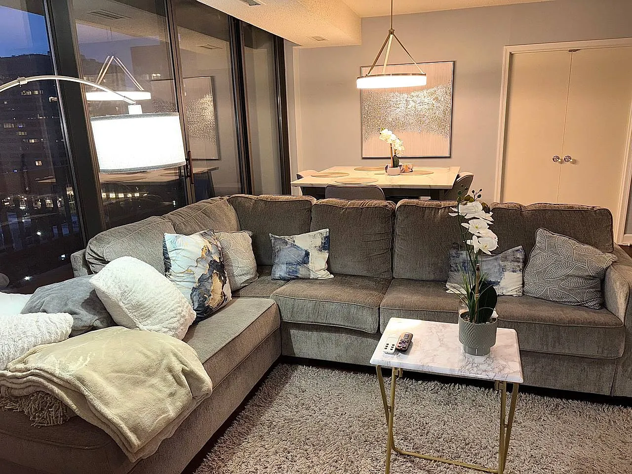 1 bed, 950 sqft, $2,800 — Photo 4
