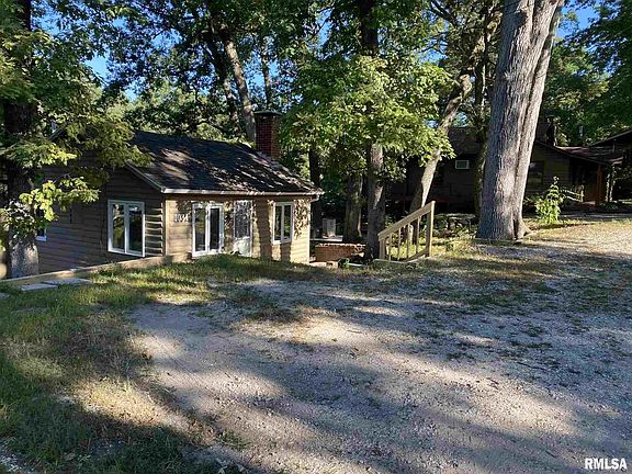 3rd image of 1034 Island Ln