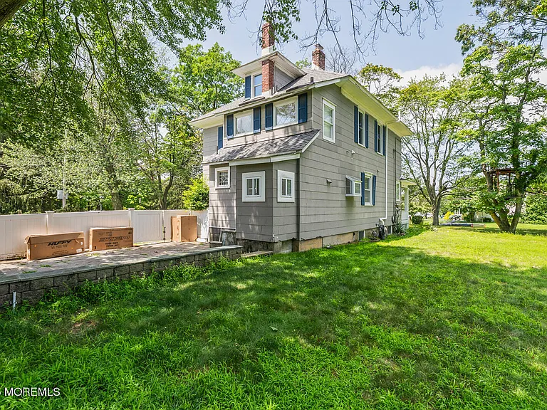 496 W Park Ave — Photo 26
