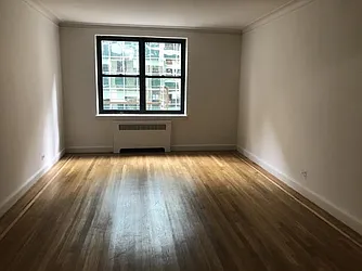 Rented by Siderow Residential Group