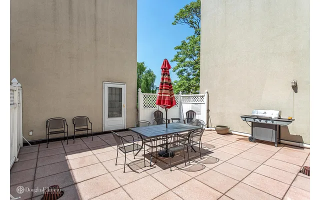 Rented by Douglas Elliman | media 25