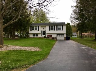 44 Spicewood Ln, Rochester, NY 14624