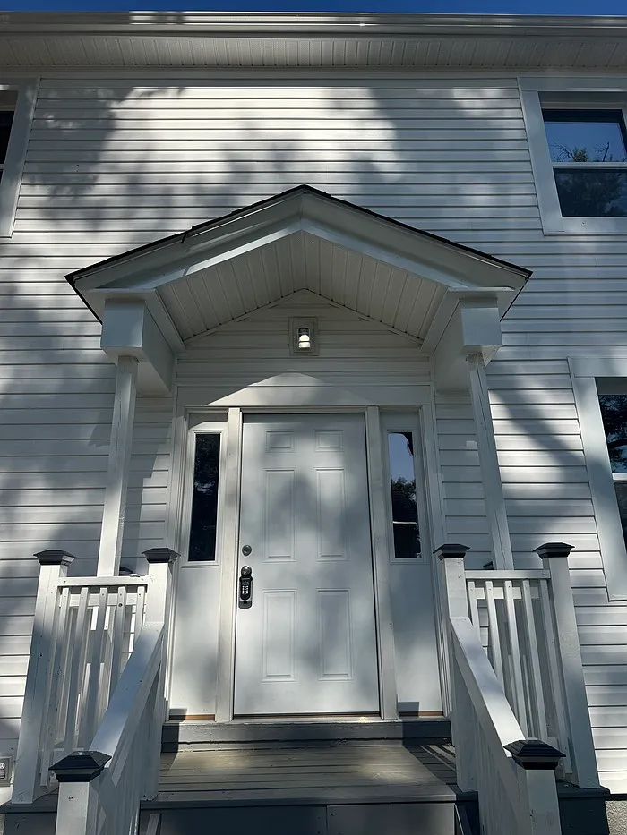 3 bed, 2.0 bath, $2,500 — Photo 3