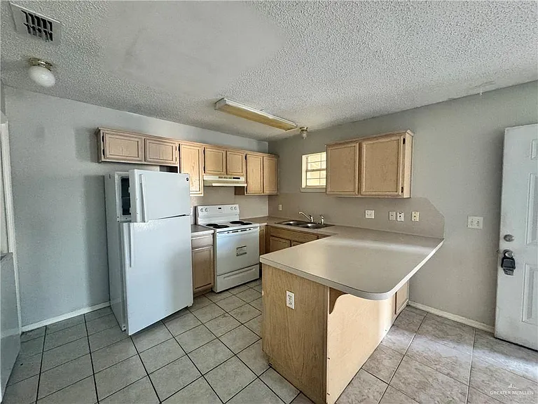 1804 Oasis Ave #307 — Photo 3