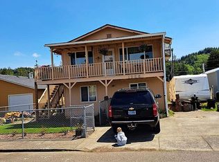 1966 Cedar Ave, Reedsport, OR 97467