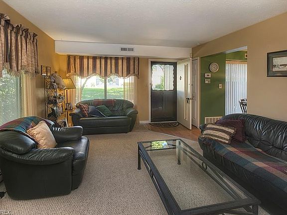 2nd image of 1520 Cedarwood Dr APT A