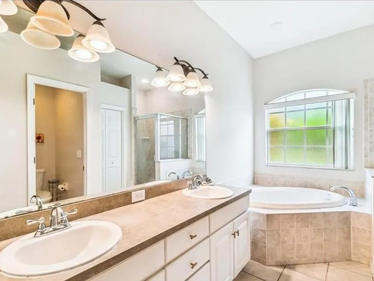 5912 Bramble Bush Ct — Photo 14