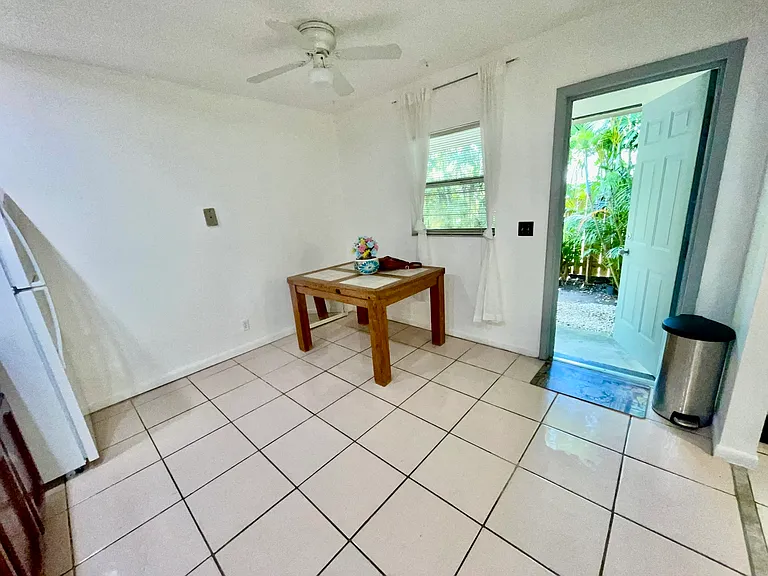 274 SW 9th St #1 — Photo 14