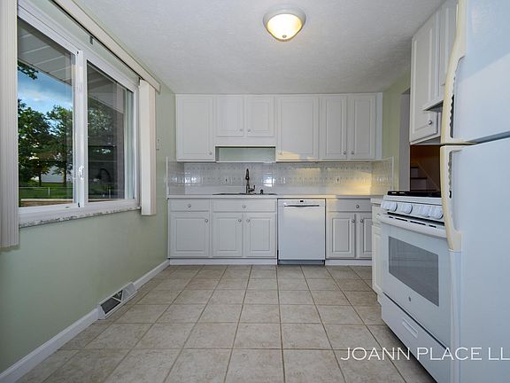 5th image of 9948 Joanne Pl