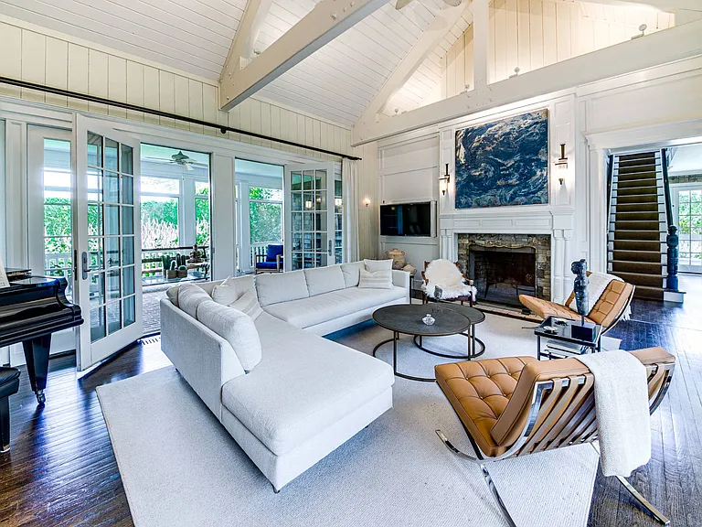 409 Bridge Ln — Photo 8