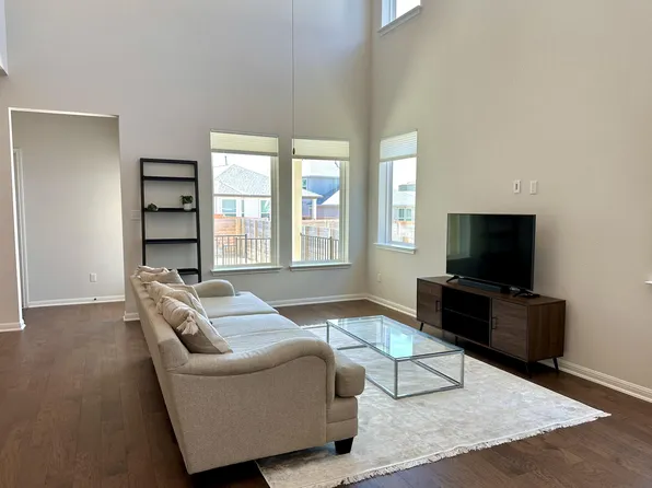 517 Schooner Trl, Leander, TX 78641