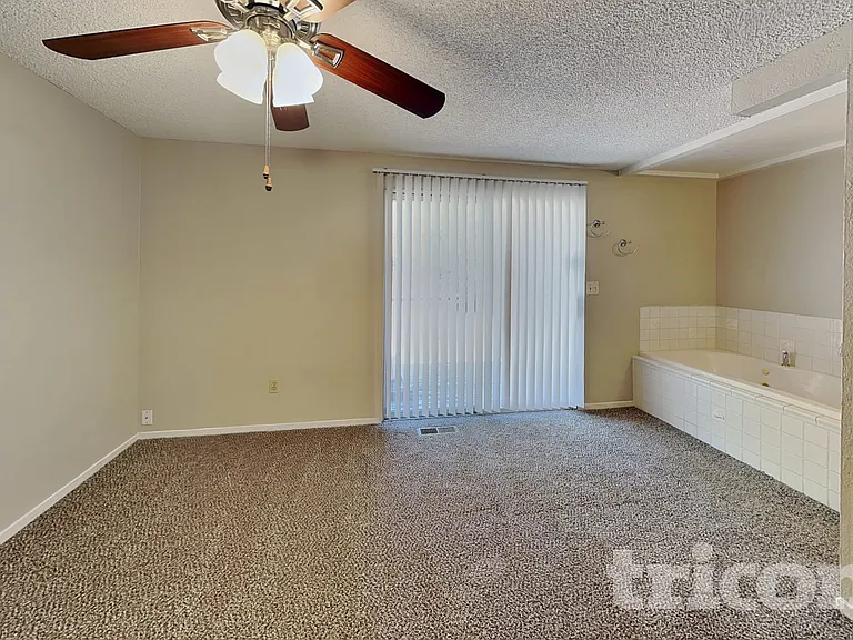 841 Wyoming Ave — Photo 7