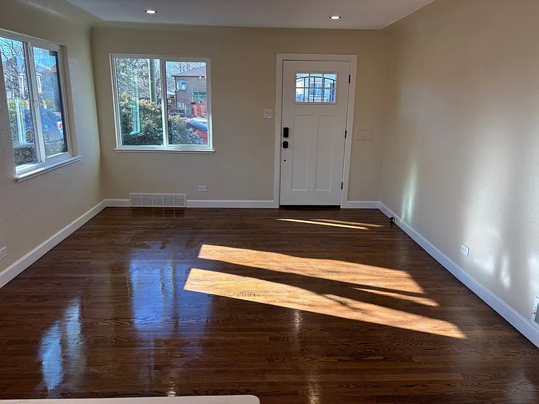 2218 Ames St — Photo 7