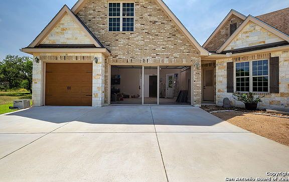 4th image of 1212 Private Road 3702