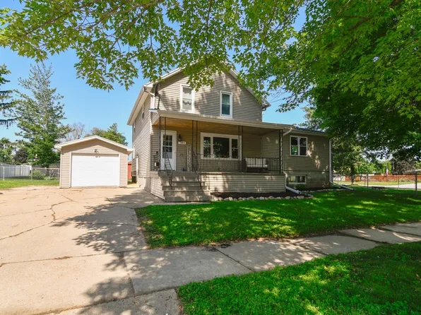 165 Main St, Pulaski, WI 54162