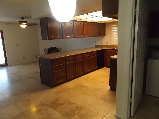 626 W Crofton St — Photo 22