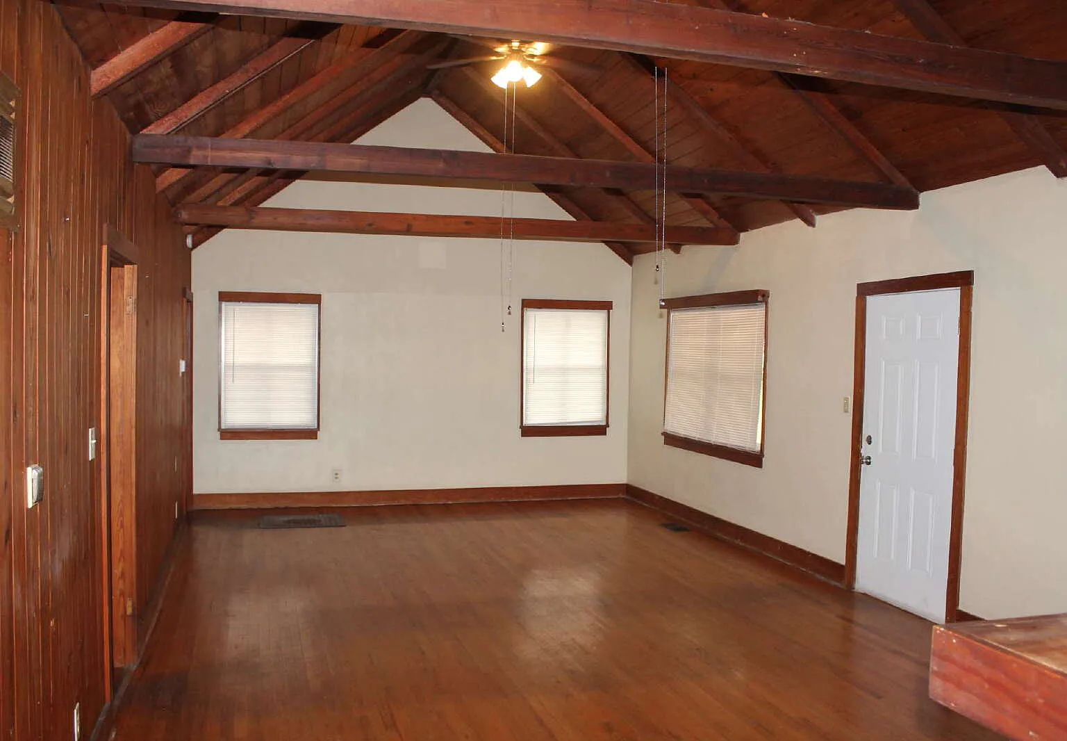 3 bed, 2.0 bath, $1,650 — Photo 2