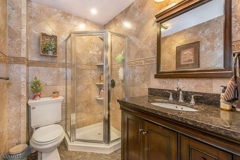 1st image of 22 Essex St #1