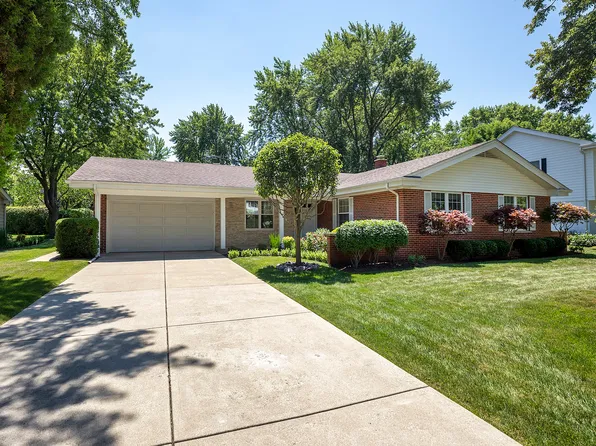 3123 Concord Ct, Northbrook, IL 60062