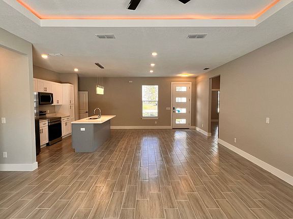 5th image of 265 Hyacinth Ct