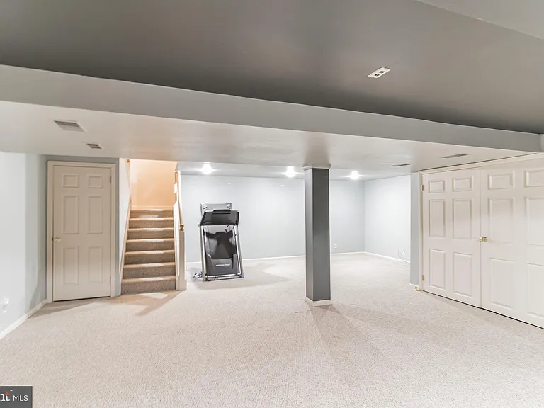 48 Stonehurst Ct — Photo 27