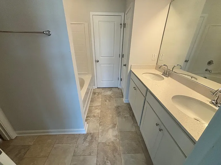 140 Fideaux Blvd — Photo 20
