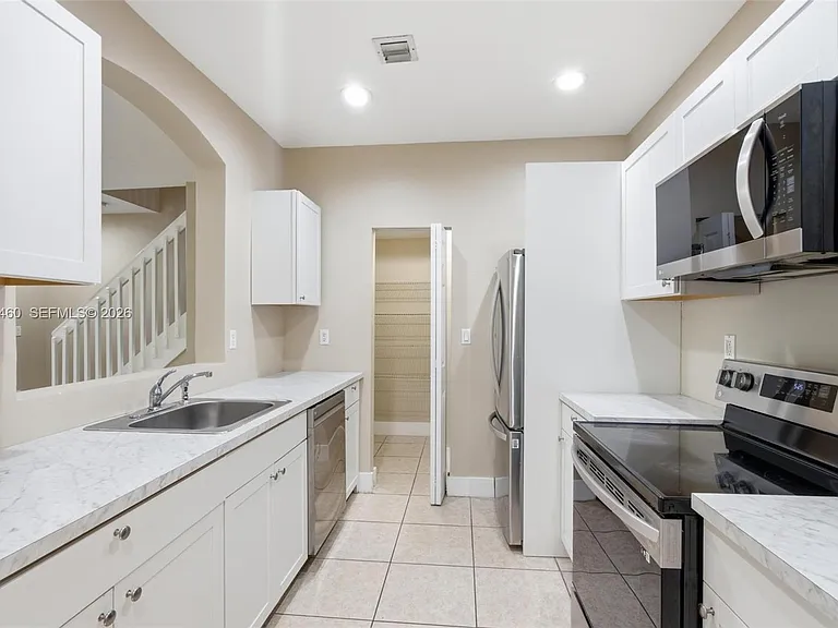 2247 NE 42nd Ave — Photo 4