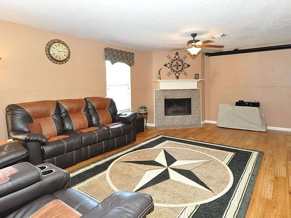 5th image of 26975 Crown Haven Dr