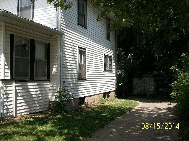 2nd image of 432 W Douglas St