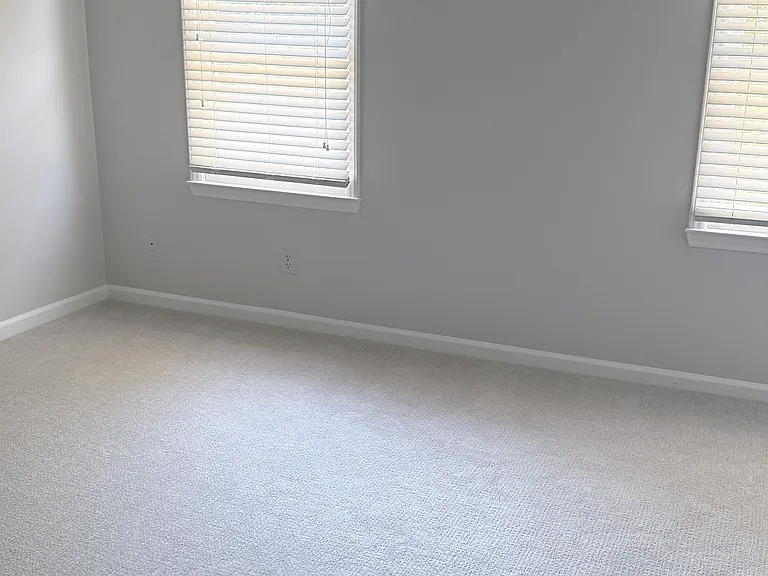4605 Lawndale Dr — Photo 7