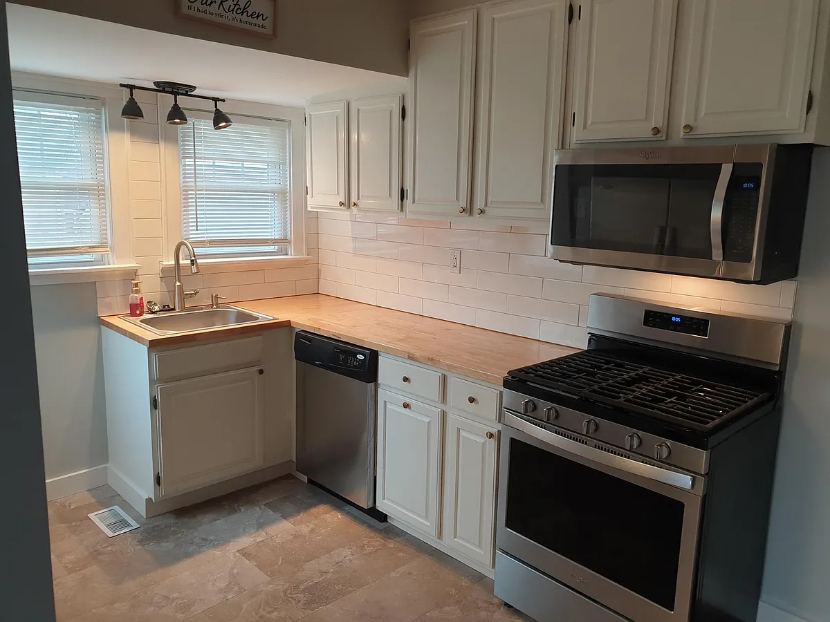 Building Photo - 3668 Monfort Heights Dr