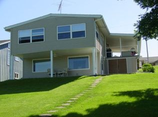 1088 Point Entrance Rd, Brooklyn, IA 52211