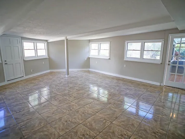 1881 Windsor Dr — Photo 16