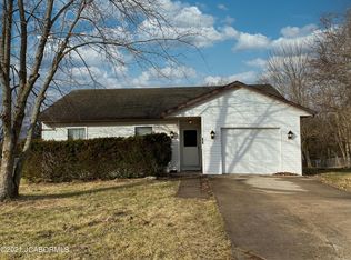 232 Spalding Rd, Holts Summit, MO 65043