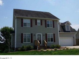 306 Sterling Ridge Dr, Archdale, NC 27263