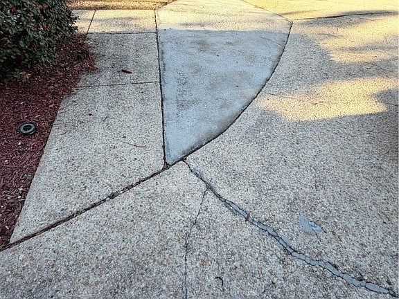 3rd image of 4946 Pinewood Dr